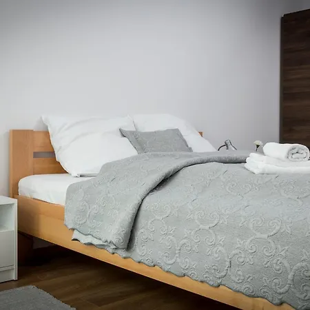 Wawrzynca With Parking