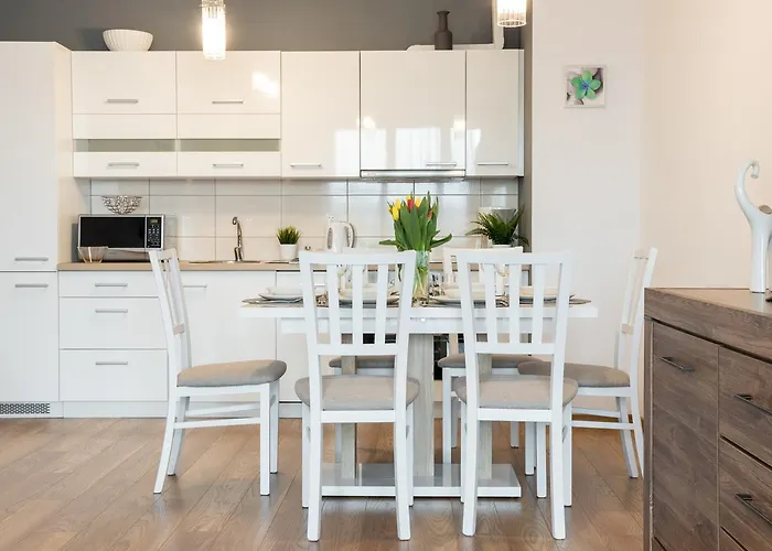 Wawrzynca With Parking شقة