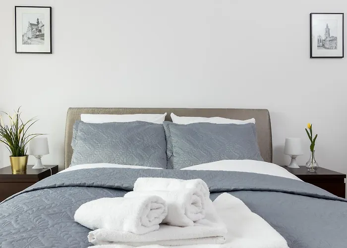 Wawrzynca With Parking شقة *