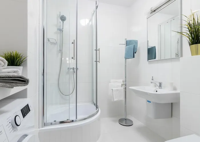 Wawrzynca With Parking *