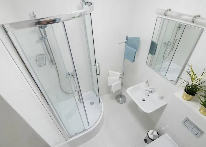 Wawrzynca With Parking *