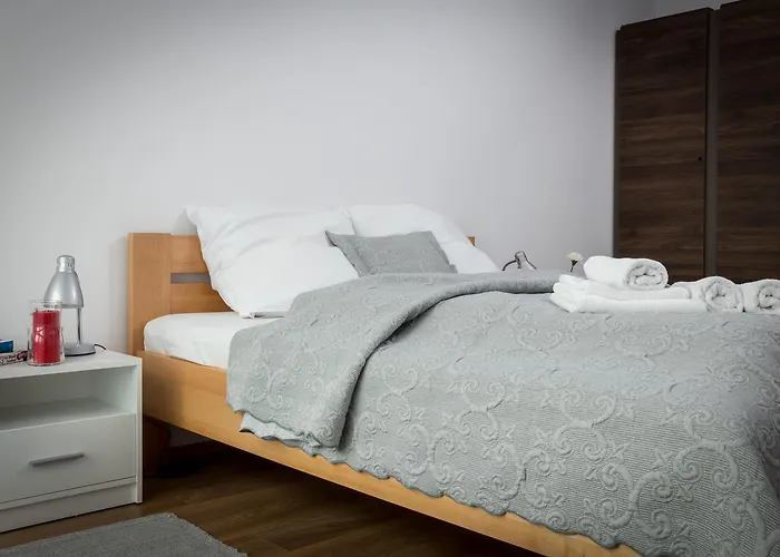 Wawrzynca With Parking